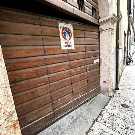 Al Campanile Apartment *